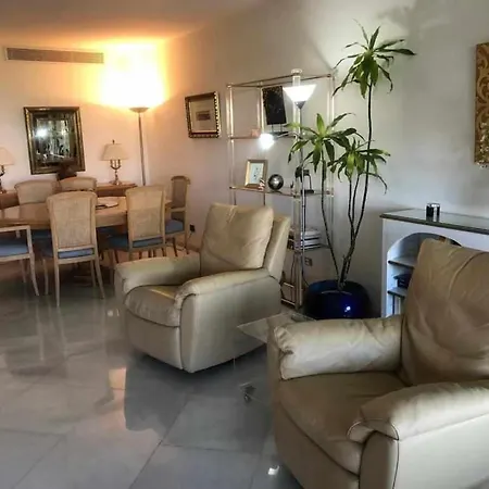 Don Gonzalo L Μαρμπέλλα